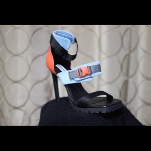 Steve M. Heels.